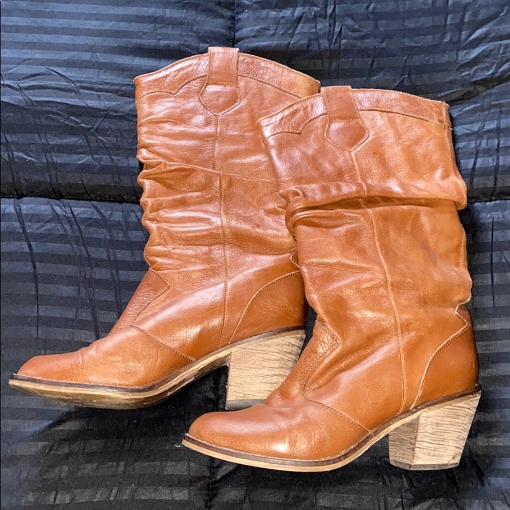 Steve Madden brown western boot.. very cute